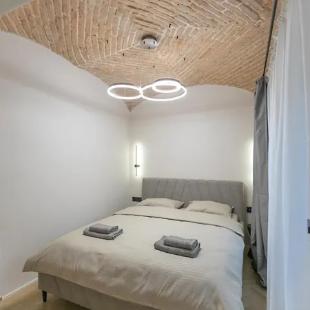 Biagio Boutique Studio - In Old Town - Ultra Central Braşov Exterior photo