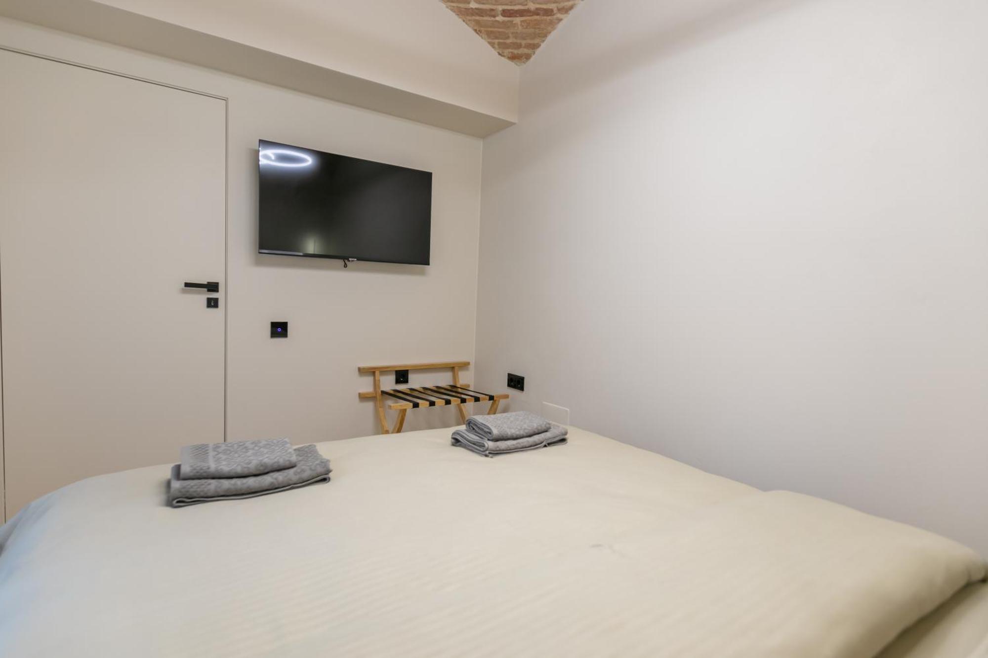 Biagio Boutique - In Old Town - Ultra Apartamento Braşov